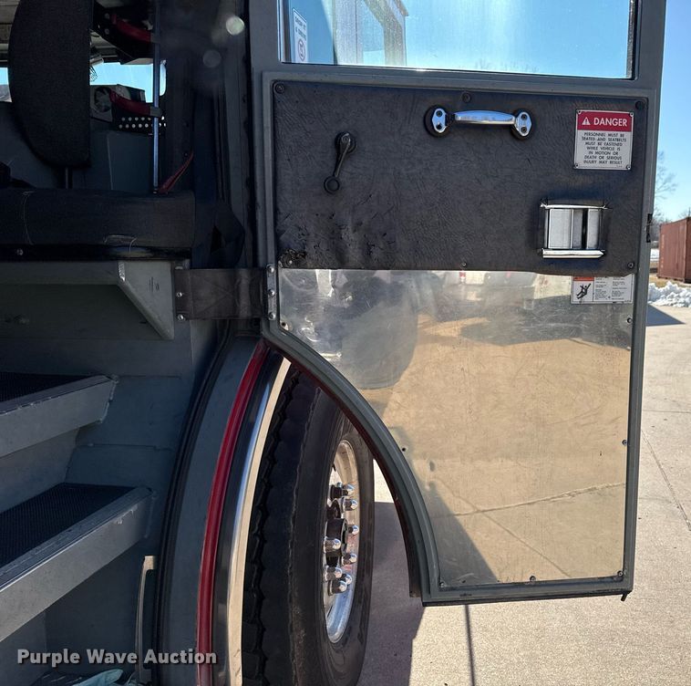 image for item DM5517 2000 Pierce ladder fire truck