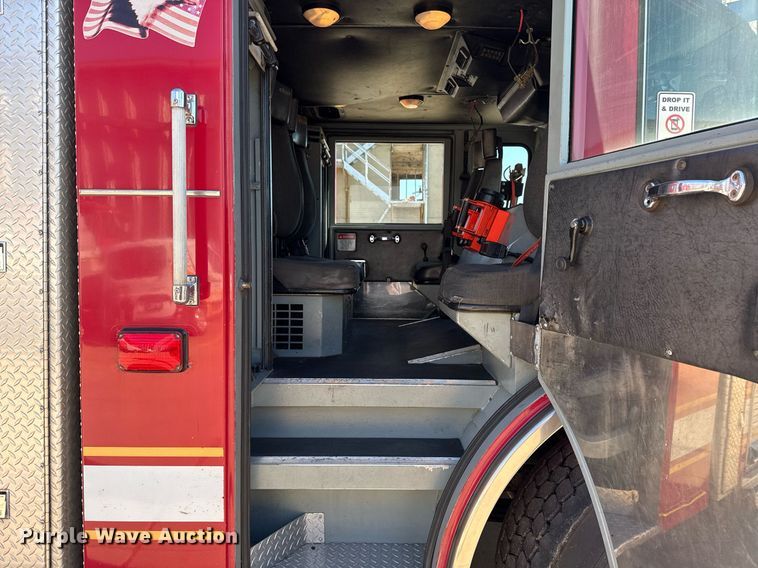 image for item DM5517 2000 Pierce ladder fire truck