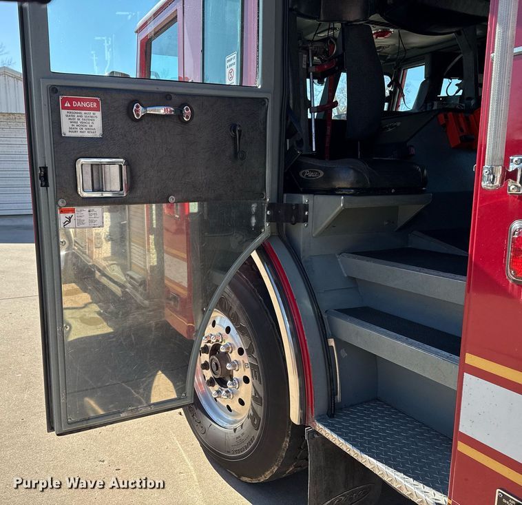 image for item DM5517 2000 Pierce ladder fire truck