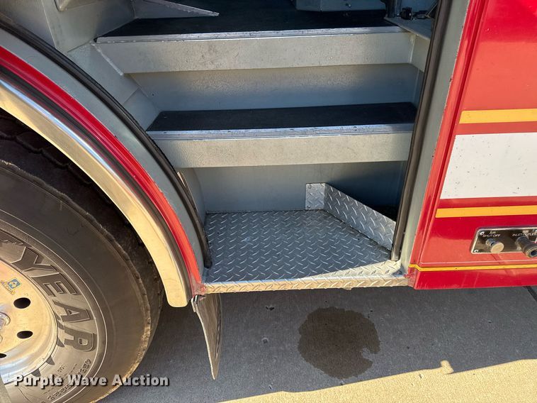 image for item DM5517 2000 Pierce ladder fire truck