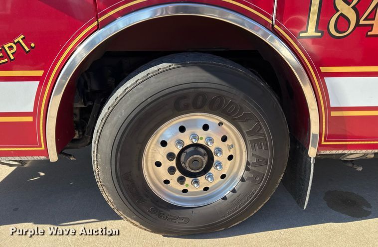 image for item DM5517 2000 Pierce ladder fire truck