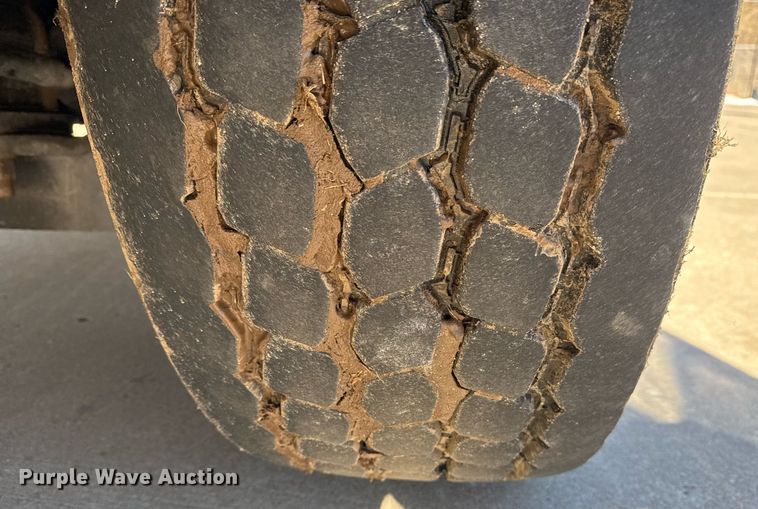 image for item DM5517 2000 Pierce ladder fire truck