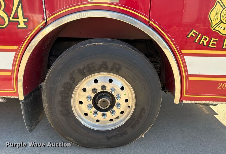 image for item DM5517 2000 Pierce ladder fire truck