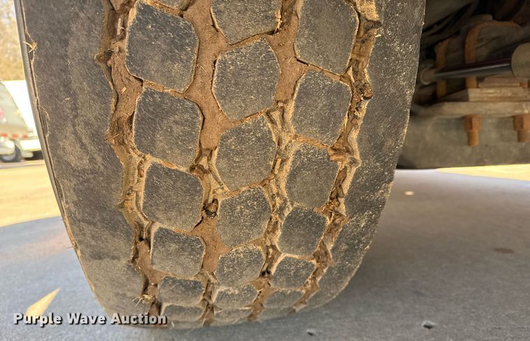 image for item DM5517 2000 Pierce ladder fire truck