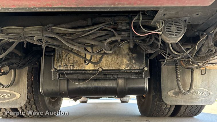 image for item DM5517 2000 Pierce ladder fire truck