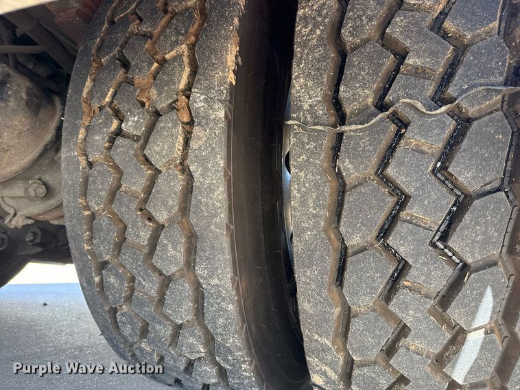 image for item DM5517 2000 Pierce ladder fire truck