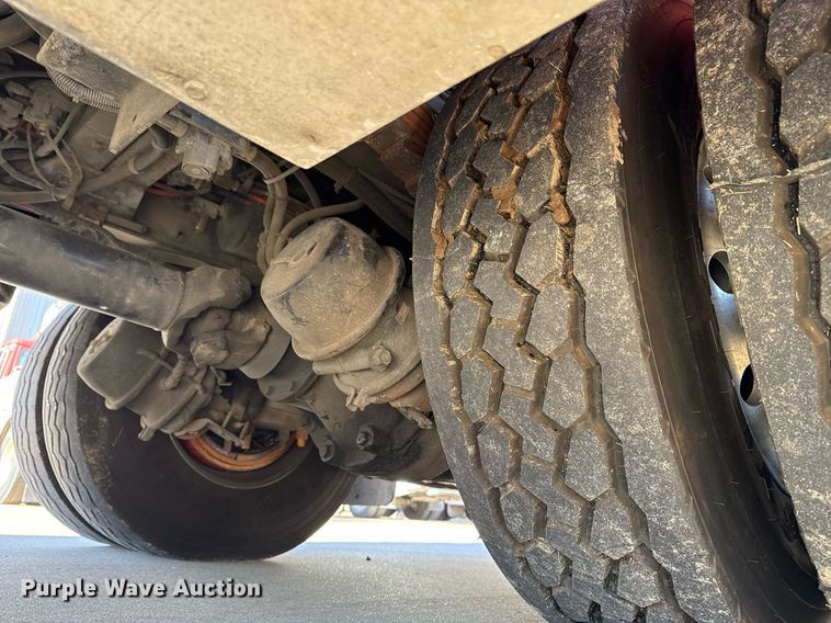 image for item DM5517 2000 Pierce ladder fire truck