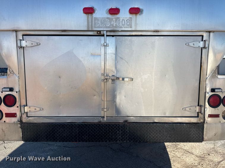 image for item DM5531 1982 Spartan CFRC-3064 pumper fire truck