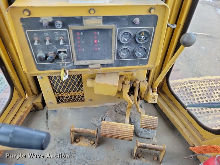 image for item DN3671 Caterpillar D6H Series II dozer