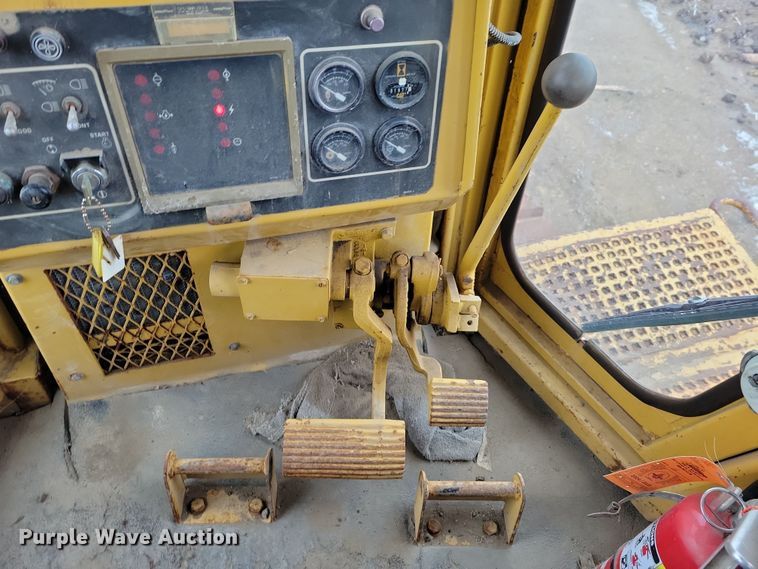 image for item DN3671 Caterpillar D6H Series II dozer