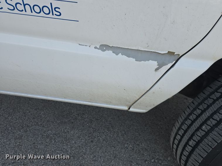 image for item DO7729 2006 Ford E350 Super Duty handicap accessible van