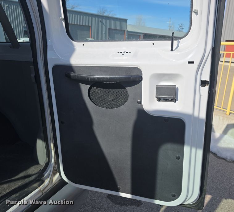 image for item DO7729 2006 Ford E350 Super Duty handicap accessible van