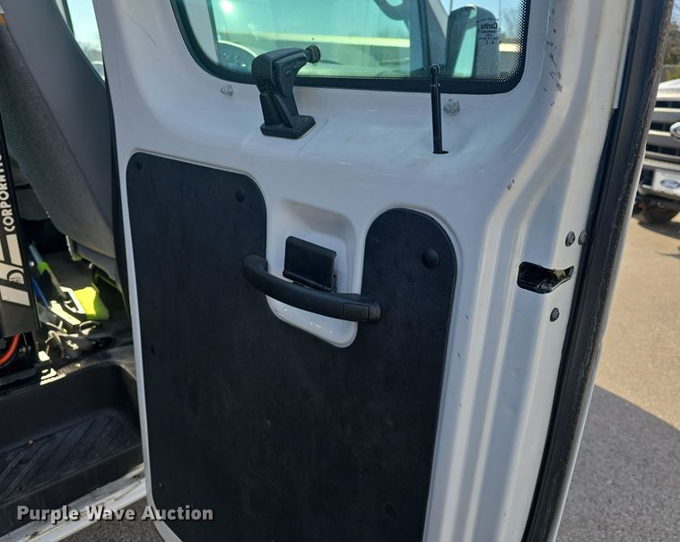 image for item DO7729 2006 Ford E350 Super Duty handicap accessible van