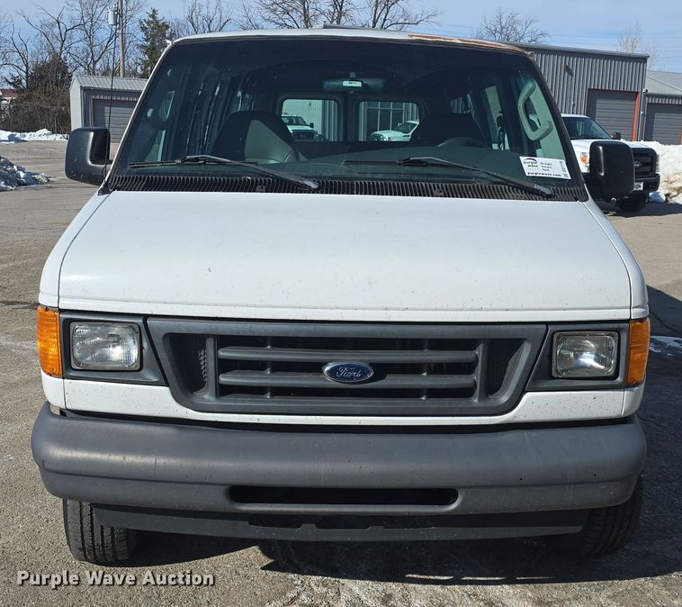 image for item DO7730 2006 Ford E350 Super Duty XL van