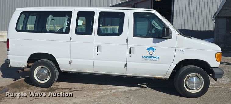 image for item DO7730 2006 Ford E350 Super Duty XL van