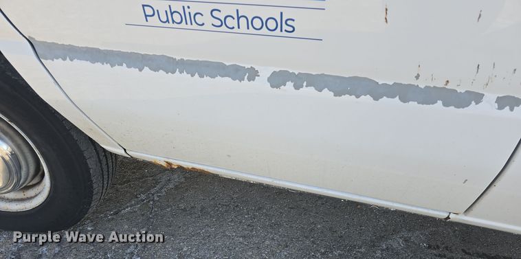 image for item DO7730 2006 Ford E350 Super Duty XL van