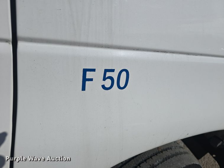 image for item DO7730 2006 Ford E350 Super Duty XL van