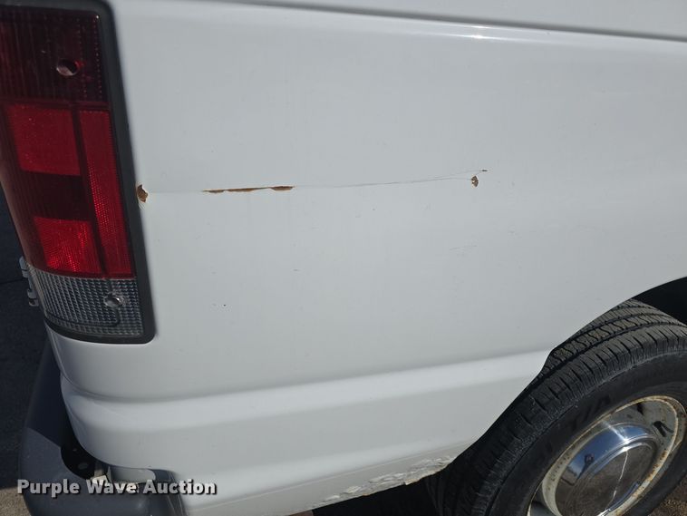 image for item DO7730 2006 Ford E350 Super Duty XL van