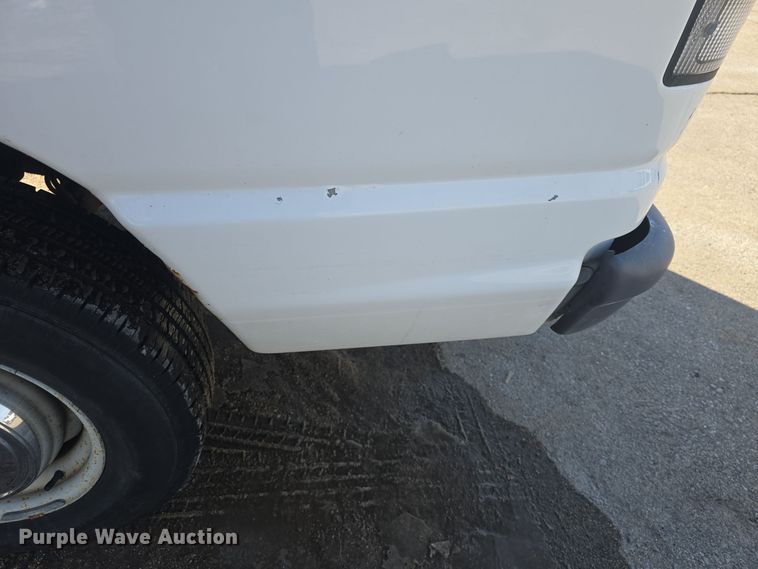 image for item DO7730 2006 Ford E350 Super Duty XL van