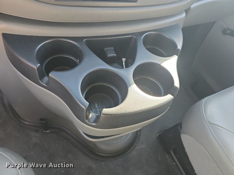 image for item DO7730 2006 Ford E350 Super Duty XL van