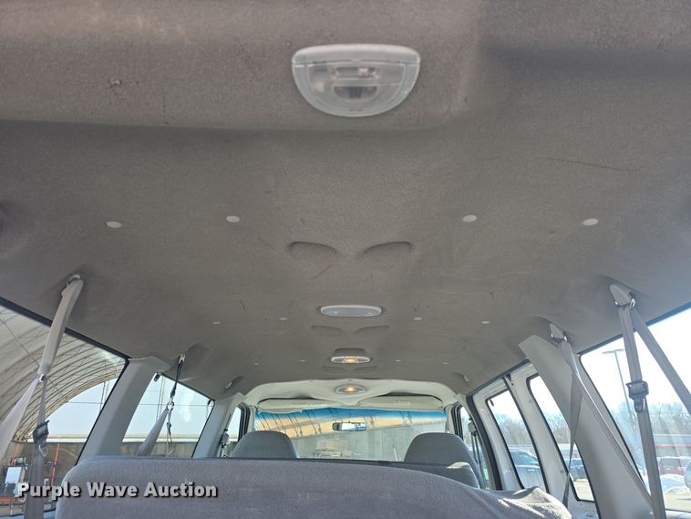 image for item DO7730 2006 Ford E350 Super Duty XL van