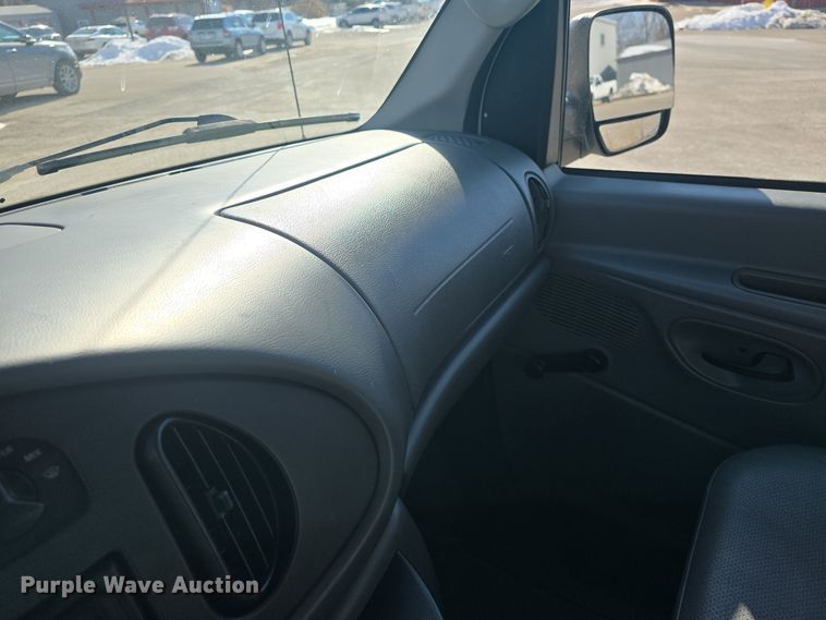 image for item DO7730 2006 Ford E350 Super Duty XL van