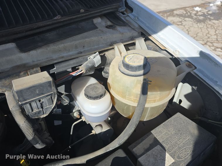 image for item DO7730 2006 Ford E350 Super Duty XL van