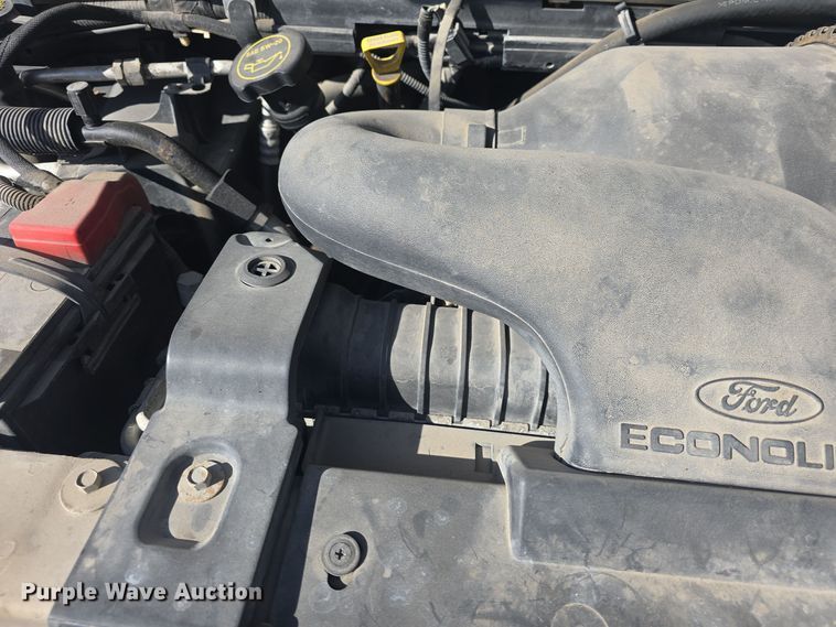 image for item DO7730 2006 Ford E350 Super Duty XL van