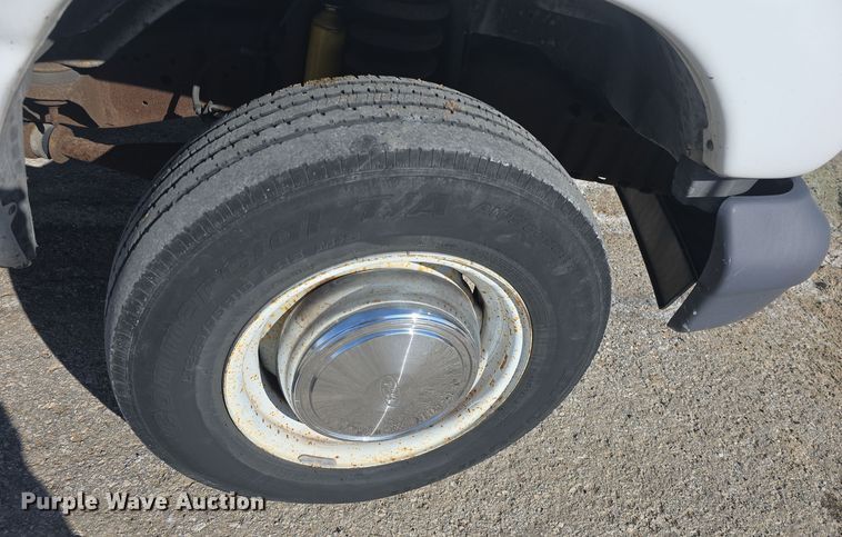 image for item DO7730 2006 Ford E350 Super Duty XL van