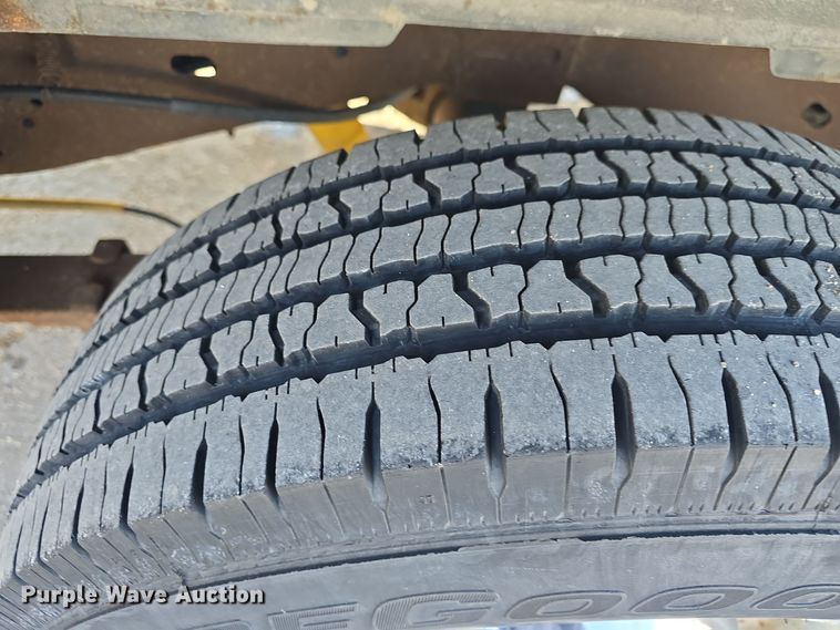 image for item DO7730 2006 Ford E350 Super Duty XL van