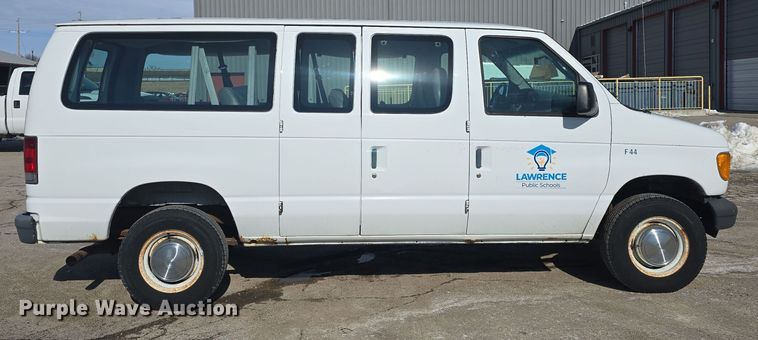 image for item DO7731 2004 Ford E350 Super Duty XL van