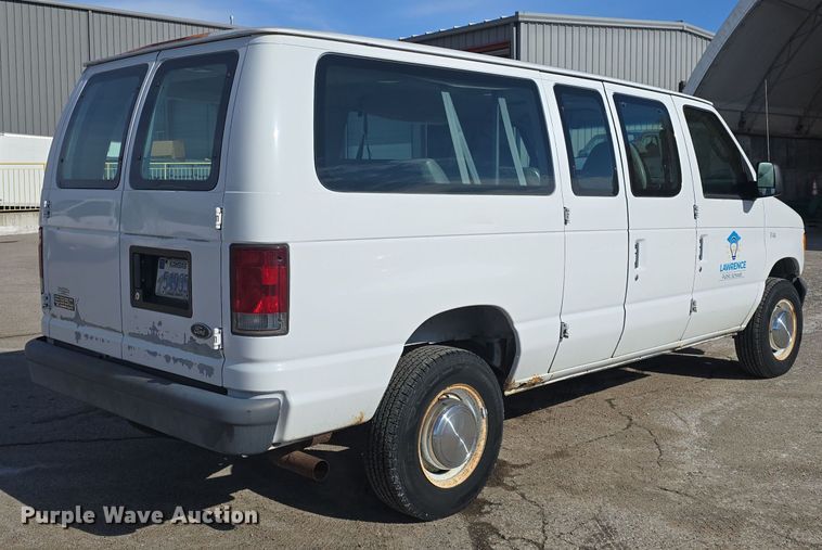 image for item DO7731 2004 Ford E350 Super Duty XL van