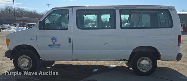 image for item DO7731 2004 Ford E350 Super Duty XL van
