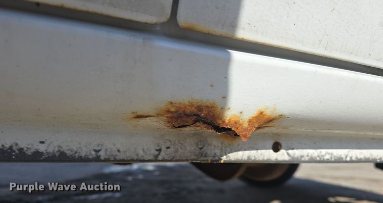 image for item DO7731 2004 Ford E350 Super Duty XL van