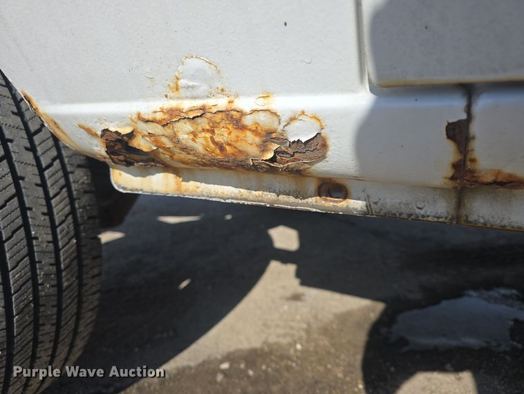 image for item DO7731 2004 Ford E350 Super Duty XL van