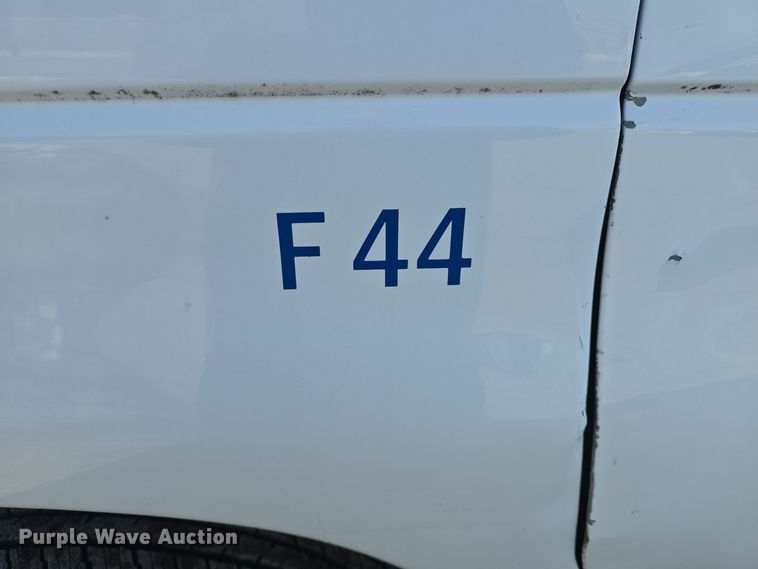 image for item DO7731 2004 Ford E350 Super Duty XL van