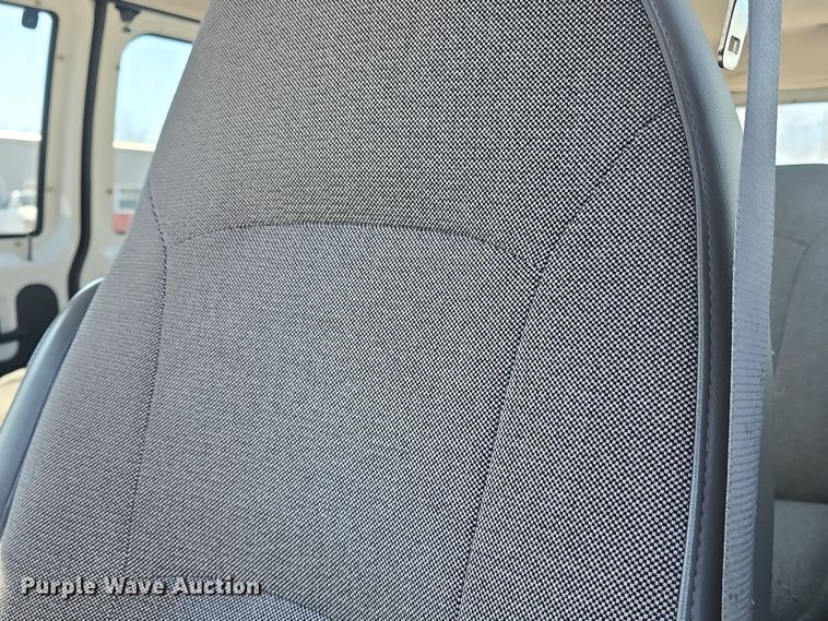 image for item DO7731 2004 Ford E350 Super Duty XL van