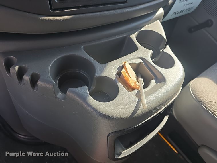 image for item DO7731 2004 Ford E350 Super Duty XL van