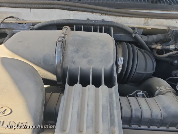 image for item DO7731 2004 Ford E350 Super Duty XL van