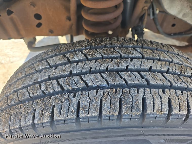 image for item DO7731 2004 Ford E350 Super Duty XL van