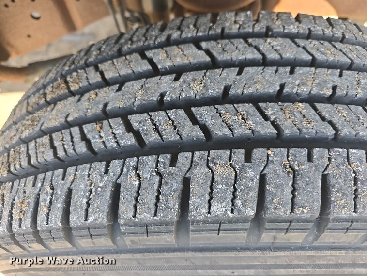 image for item DO7731 2004 Ford E350 Super Duty XL van