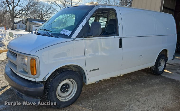 image for item DO7732 1999 Chevrolet Express 1500 van