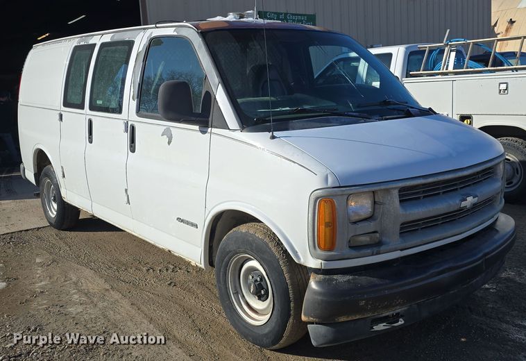 image for item DO7732 1999 Chevrolet Express 1500 van