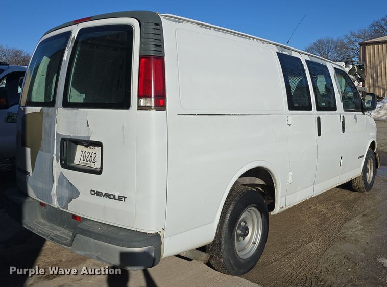 image for item DO7732 1999 Chevrolet Express 1500 van