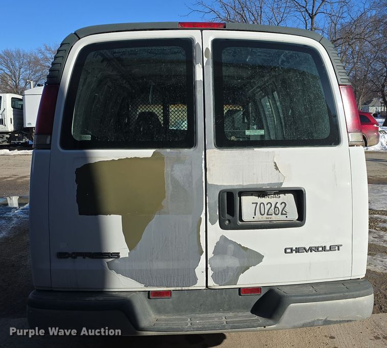 image for item DO7732 1999 Chevrolet Express 1500 van