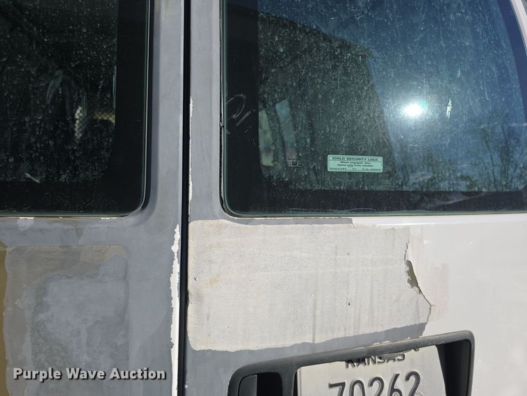 image for item DO7732 1999 Chevrolet Express 1500 van