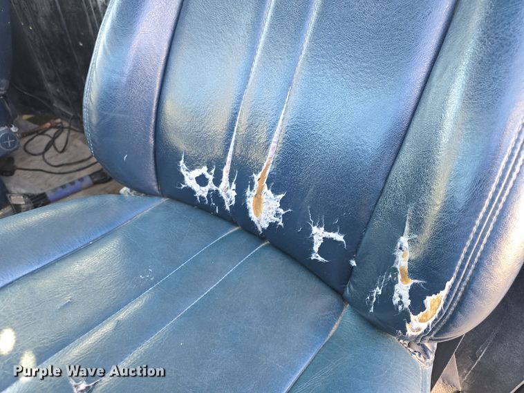 image for item DO7732 1999 Chevrolet Express 1500 van