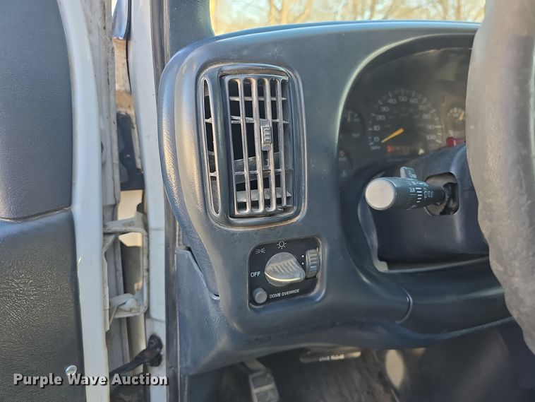 image for item DO7732 1999 Chevrolet Express 1500 van