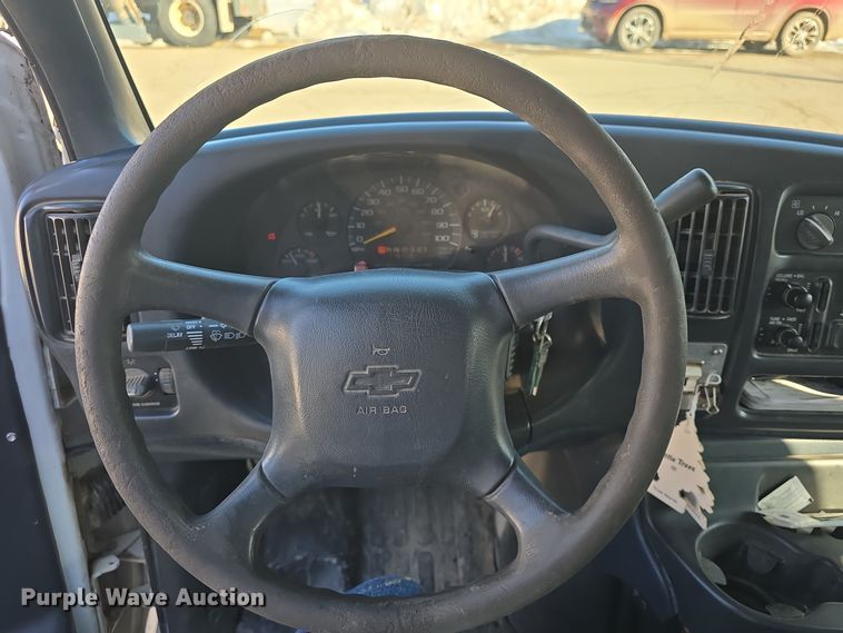 image for item DO7732 1999 Chevrolet Express 1500 van