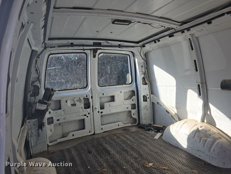 image for item DO7732 1999 Chevrolet Express 1500 van